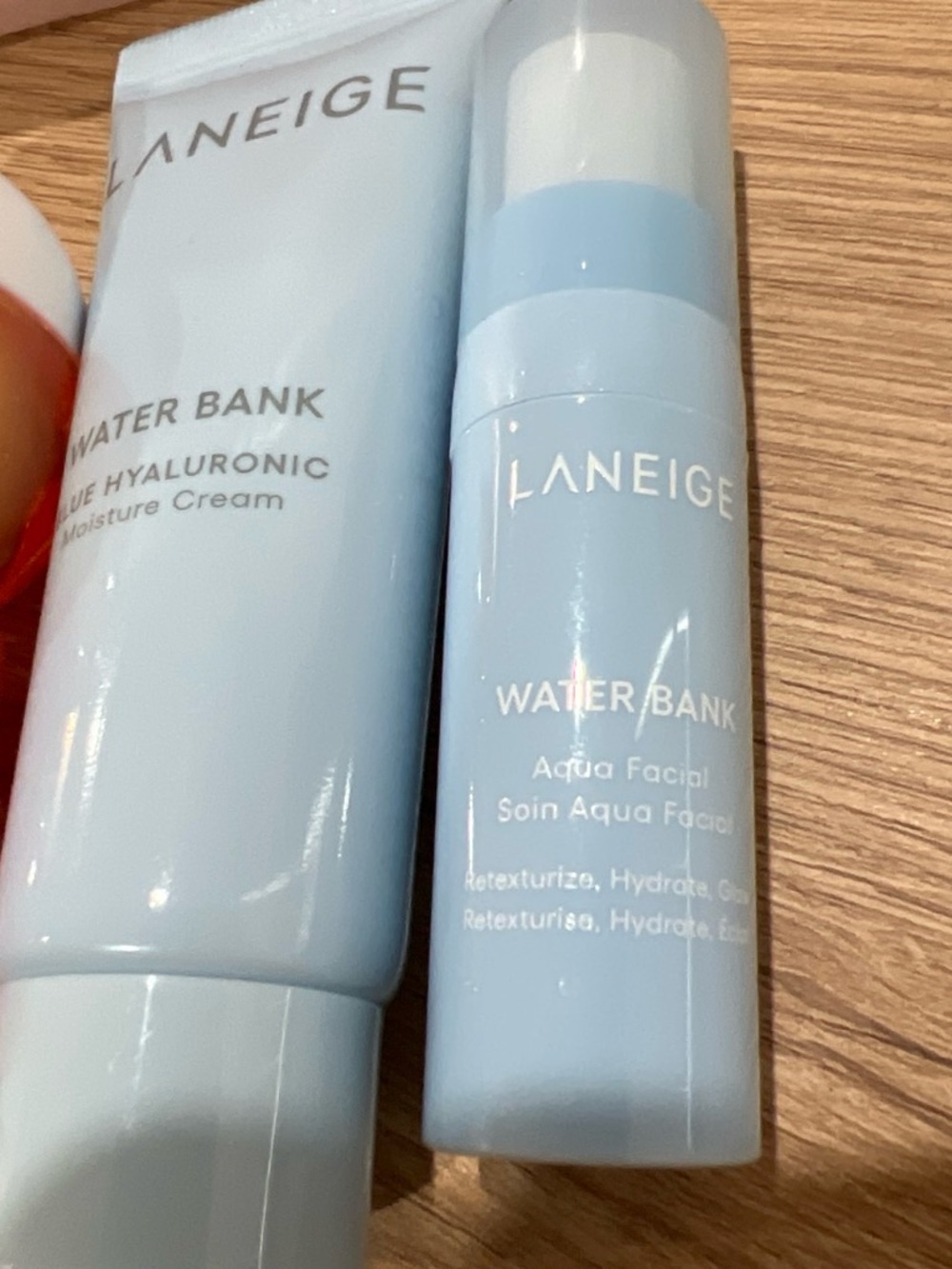 LANEIGE Pouch with vitamin C serum, Hydrogen serum, Moisturizer, Berry Lipmask - Picture 3 of 6